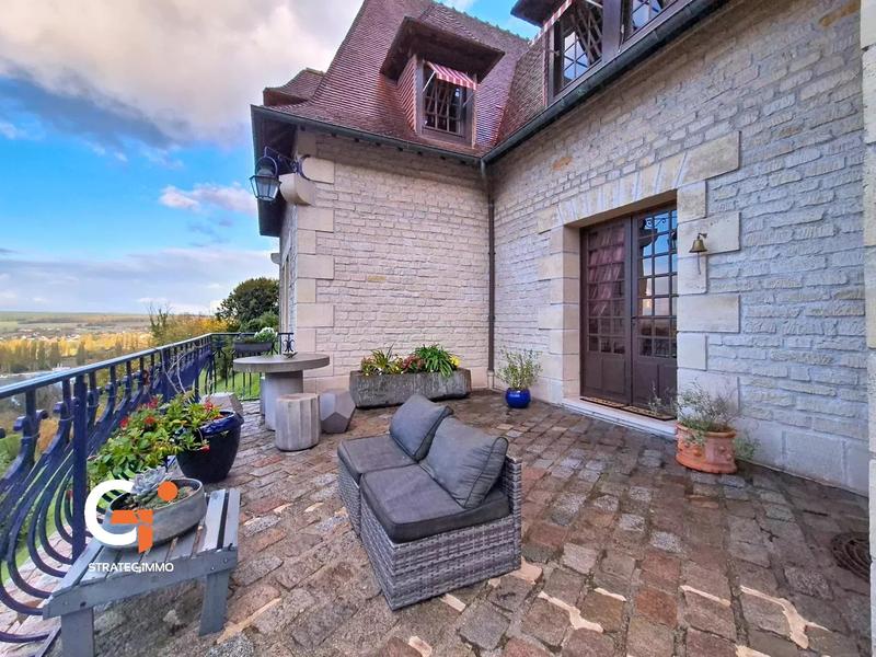 Maison - 350 m² - 8 pièces