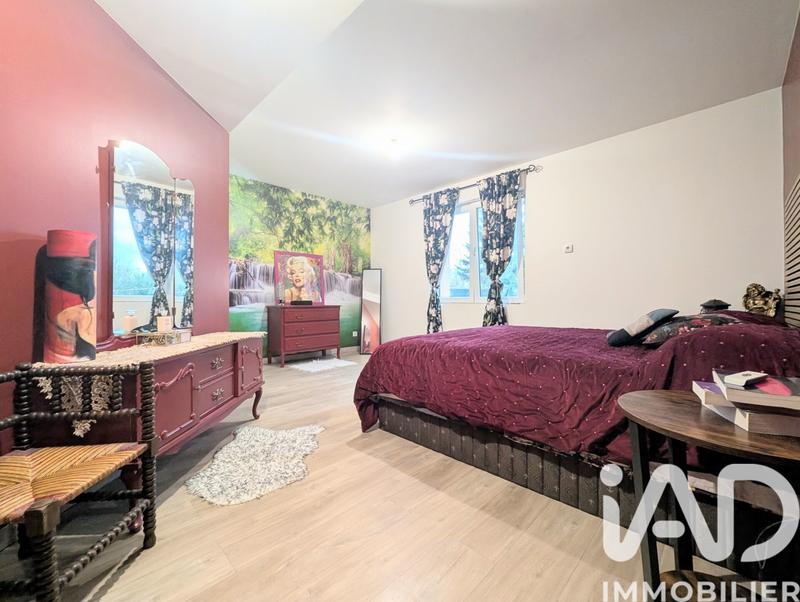 Maison - 210 m² - 6 pièces