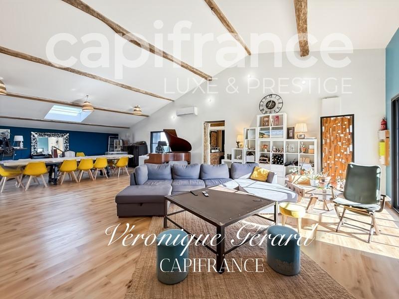 Propriété - 310 m² - 8 pièces