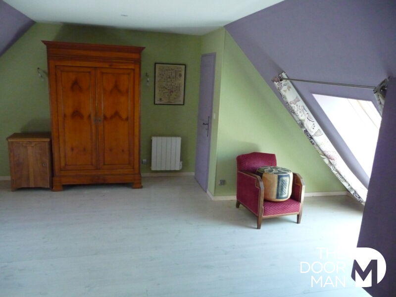 Demeure - 201 m² - 6 pièces