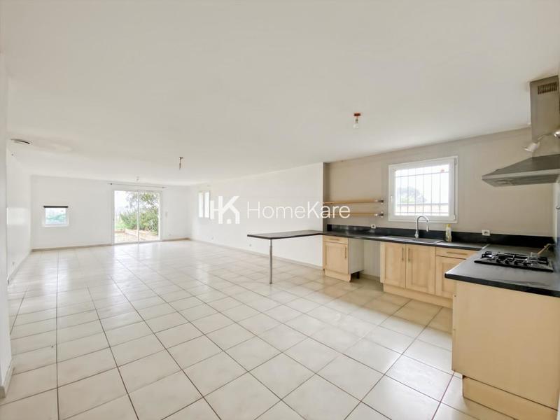 Maison - 1 200 m² - 4 pièces