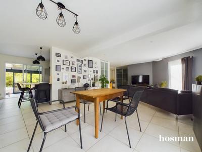 Maison - 204 m² - 8 pièces