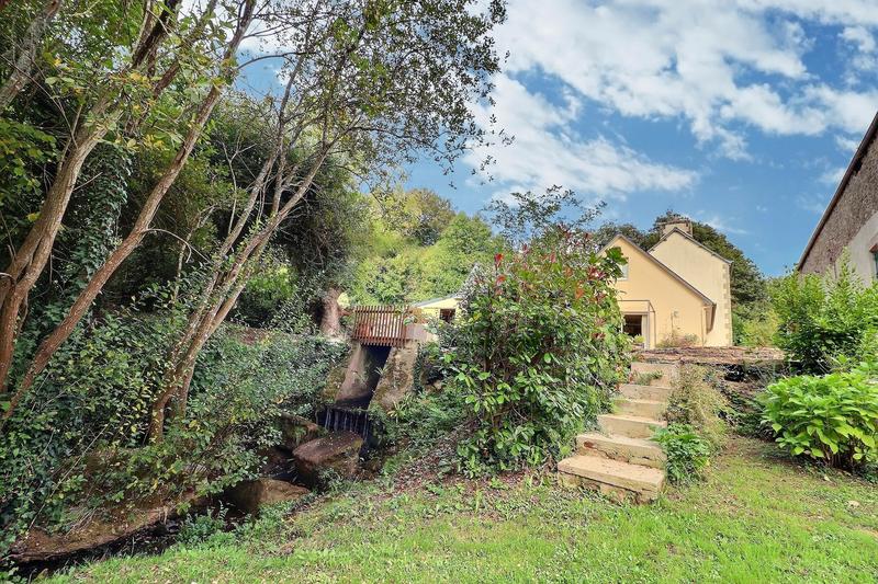 Maison - 210 m² - 8 pièces