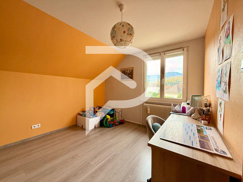 Maison - 95 m² - 5 pièces