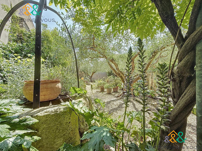 Maison - 210 m² - 6 pièces