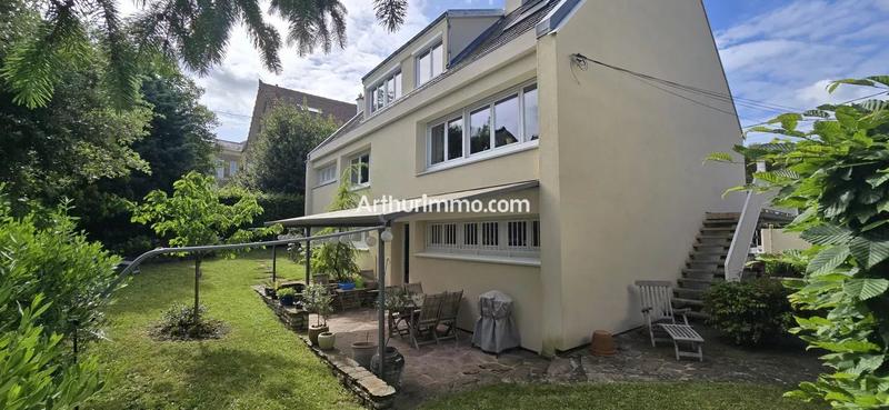 Maison - 200 m² - 6 pièces