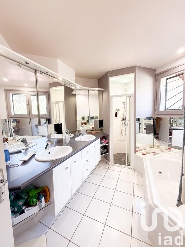 Maison - 163 m² - 7 pièces