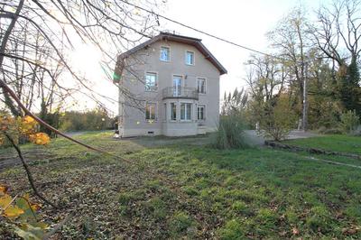 Maison - 216 m² - 7 pièces