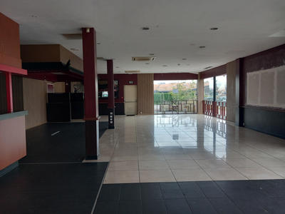 Local commercial - 475 m²