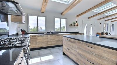 Villa - 270 m² - 9 pièces