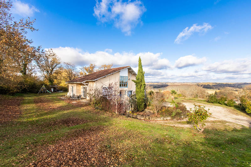 Maison - 142 m² - 6 pièces