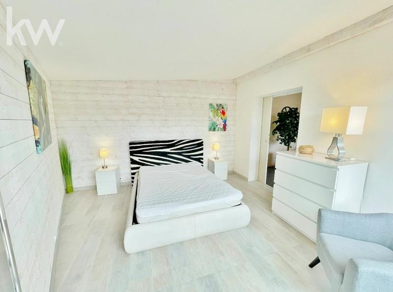 Villa - 300 m² - 10 pièces