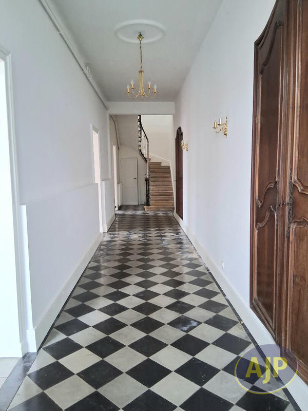 Maison de maîtres - 266 m² - 5 pièces