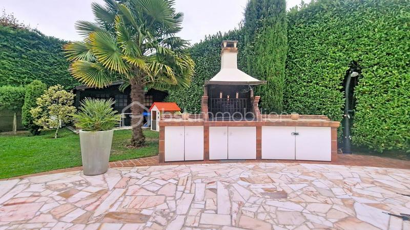 Maison - 158 m² - 7 pièces