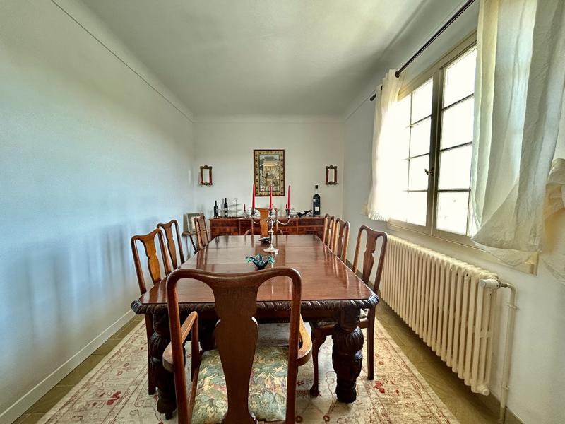 Maison - 280 m² - 15 pièces