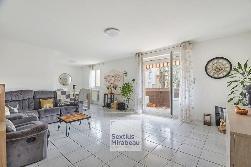 Appartement - 97 m² - 5 pièces