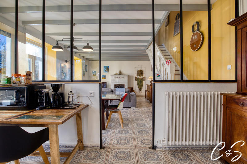 Maison ancienne - 335 m² - 11 pièces