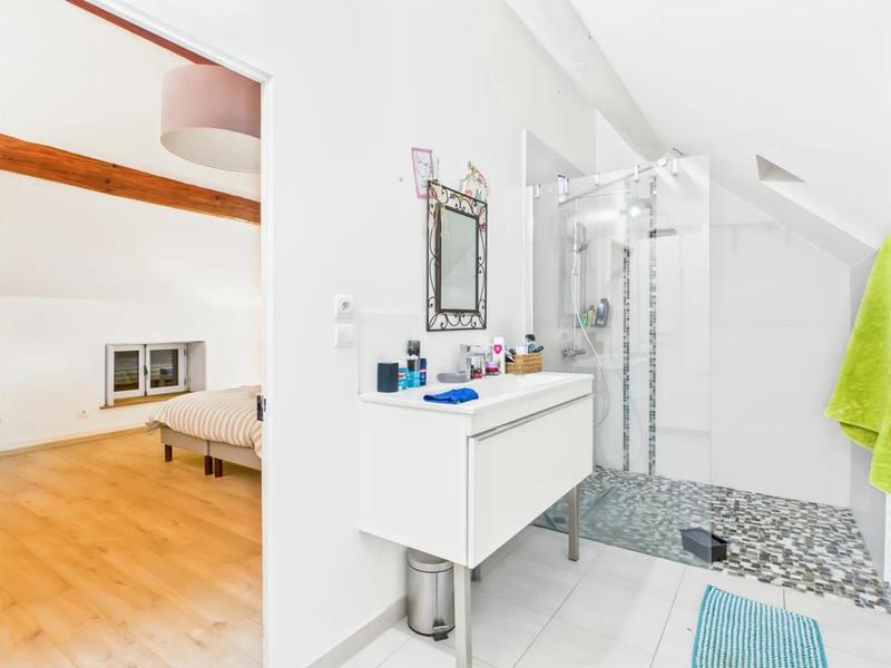 Propriété - 236 m² - 13 pièces