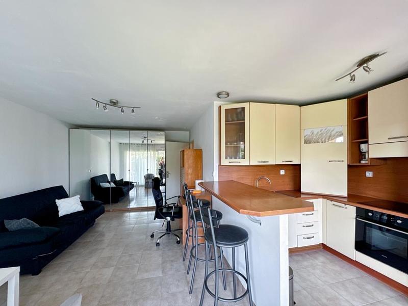 Studio - 30 m² - 1 pièce