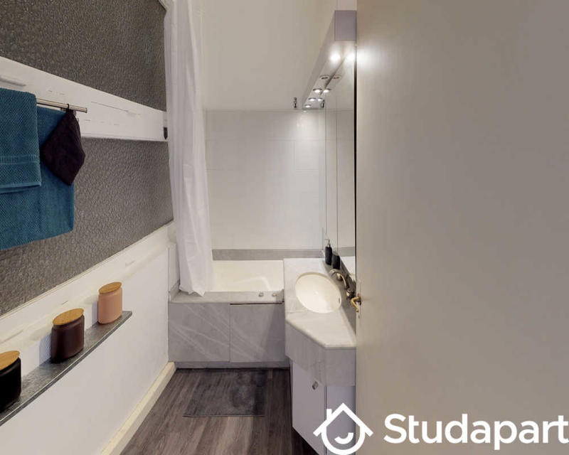 Chambre - 140 m² - 1 pièce