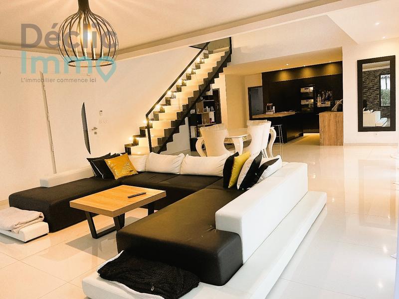 Maison - 195 m² - 5 pièces