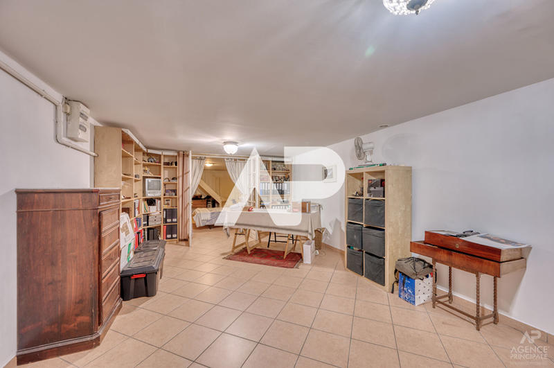 Maison - 179 m² - 8 pièces