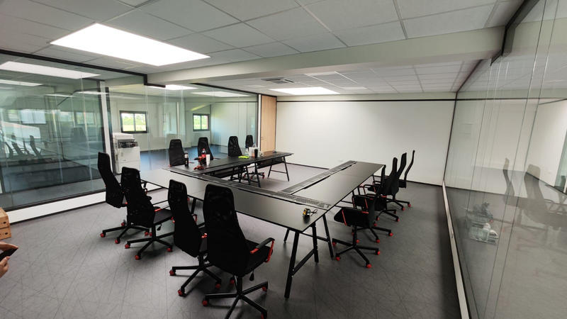 Local d'activité / Entrepôt - 660 m²