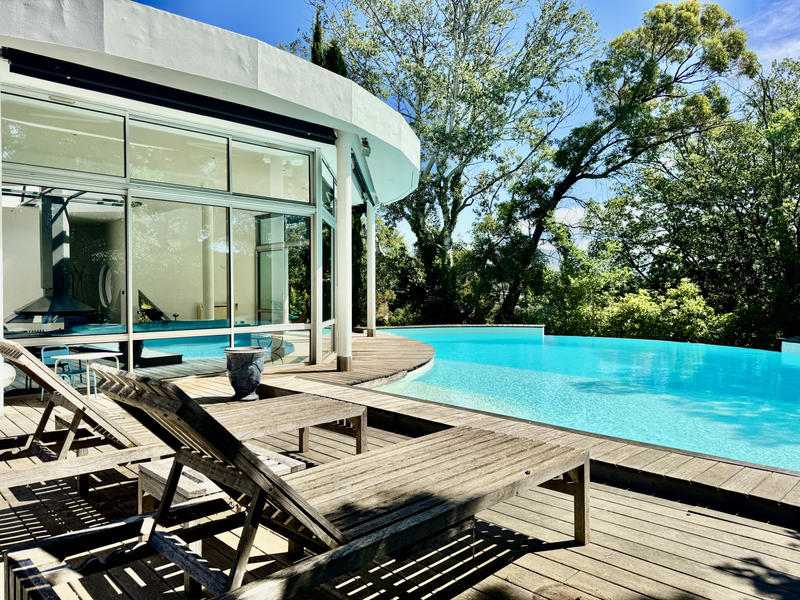 Maison - 346 m² - 6 pièces