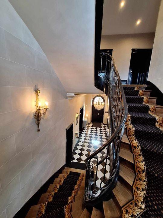 Hôtel particulier - 260 m² - 8 pièces