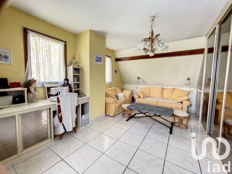 Maison - 270 m² - 6 pièces