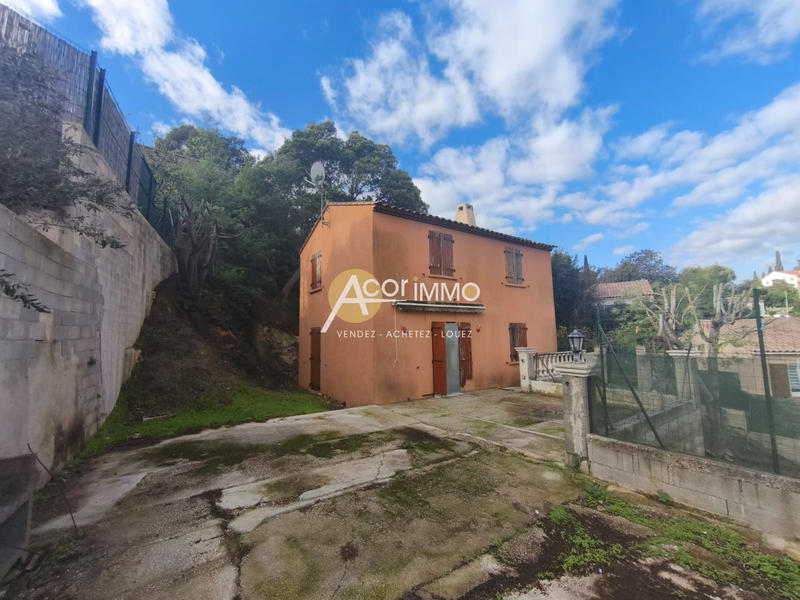 Villa - 95 m² - 5 pièces