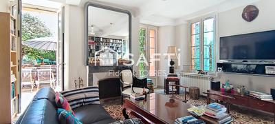 Maison - 250 m² - 9 pièces