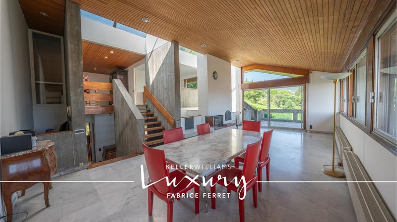 Maison d'architecte - 237 m² - 10 pièces