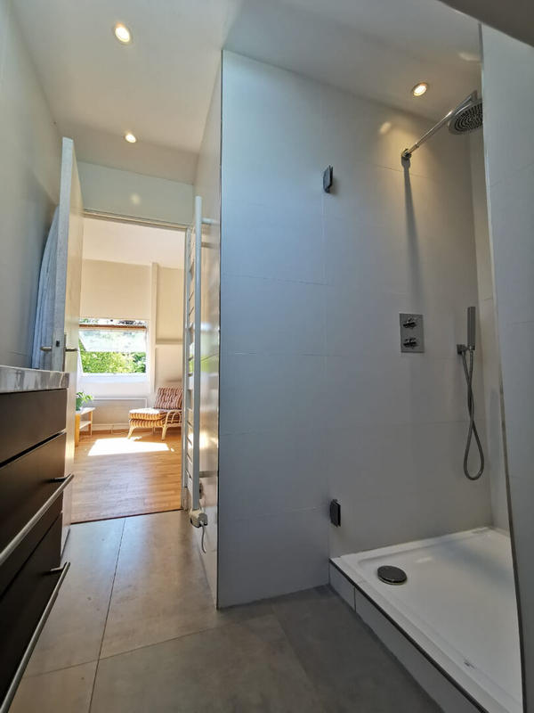 Maison - 157 m² - 9 pièces