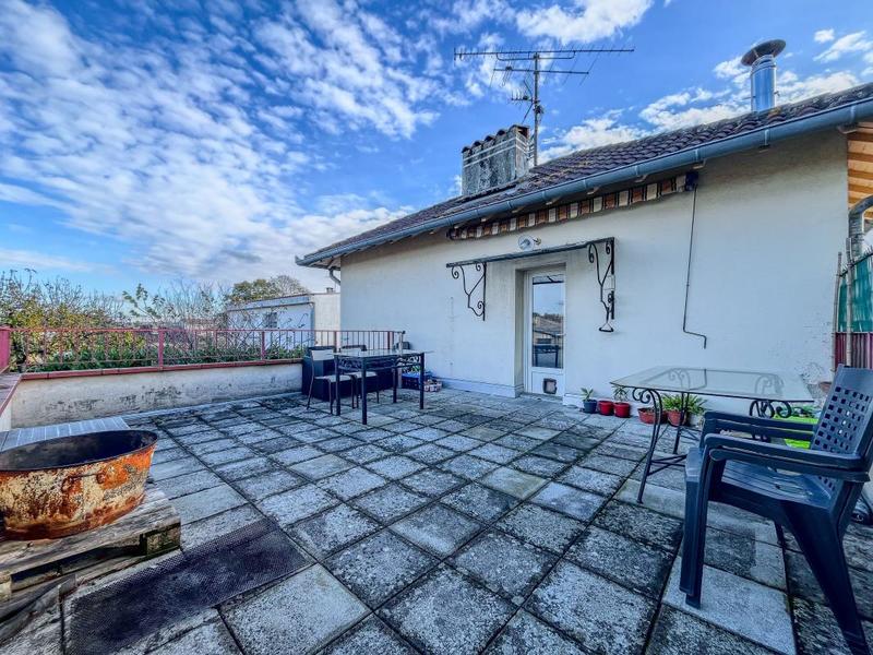 Appartement - 94 m² - 5 pièces