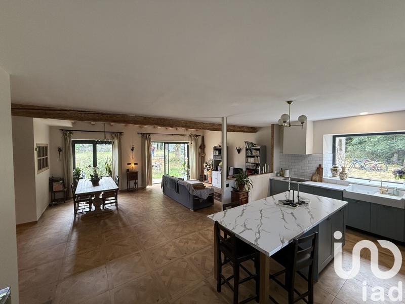 Maison - 197 m² - 8 pièces
