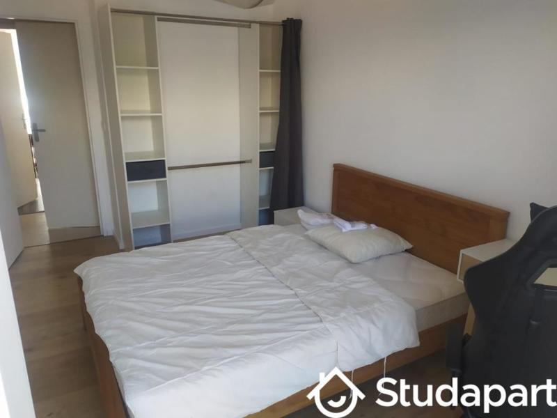 Chambre - 11 m² - 1 pièce