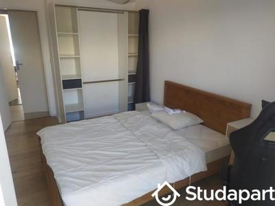 Chambre - 11 m² - 1 pièce