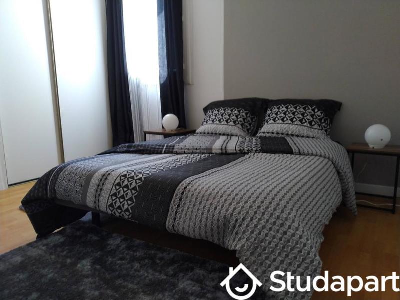 Chambre - 11 m² - 1 pièce