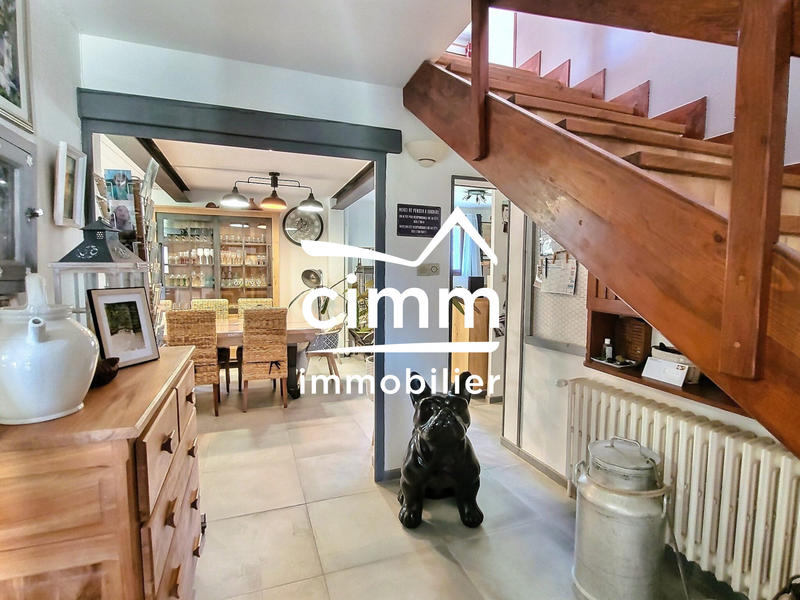 Maison - 215 m² - 7 pièces