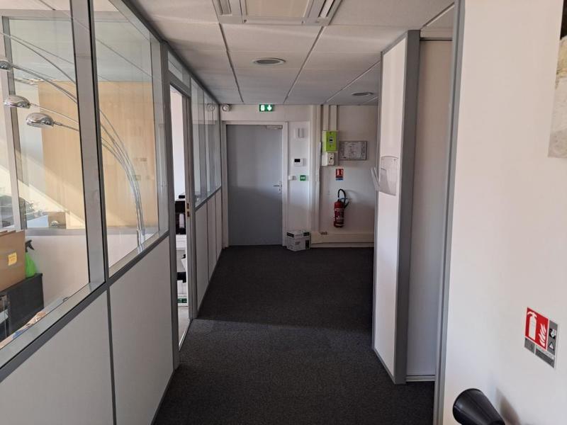 Bureau - 230 m²