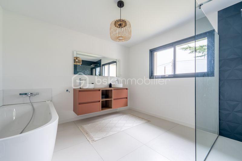 Maison - 293 m² - 7 pièces