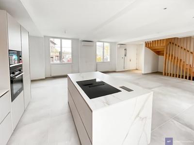 Appartement - 160 m² - 6 pièces