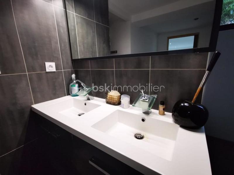 Appartement - 82 m² - 3 pièces