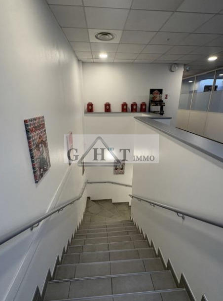 Entrepôt - 1 113 m²