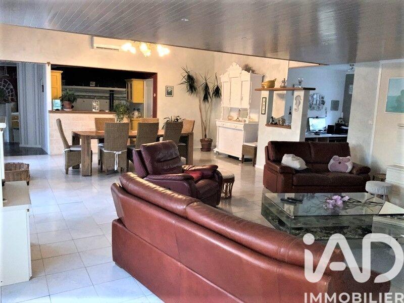 Maison - 213 m² - 6 pièces