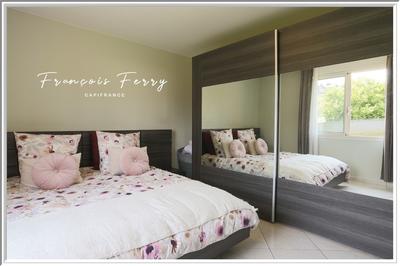 Maison - 205 m² - 8 pièces