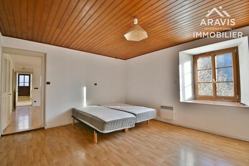 Corps de ferme - 360 m² - 5 pièces