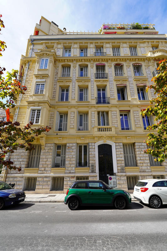 Appartement - 75 m² - 2 pièces