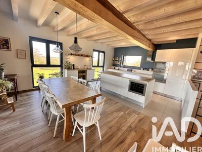 Maison - 250 m² - 7 pièces